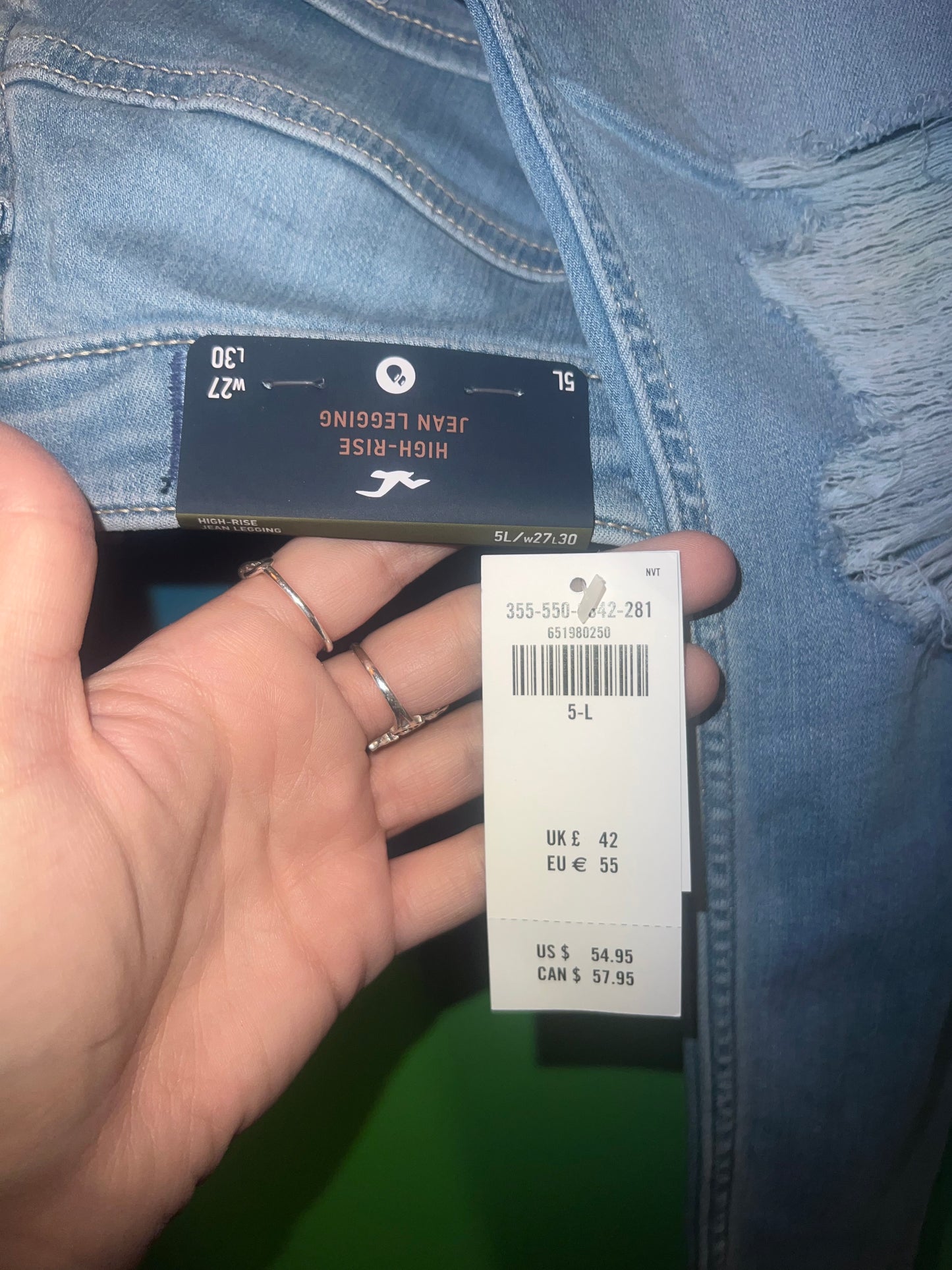 HOLLISTER size 5 ripped jeans